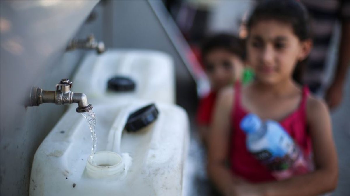Gazze Belediyesi, bölgede 250 bin tonun üzerinde çöpün birikmesi ve