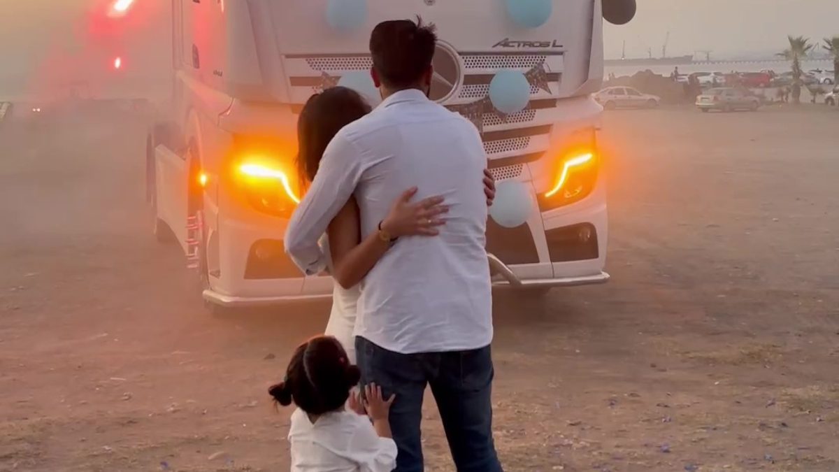 Payas'ta yaşayan tır şoförü Caner Çevik, ikinci kez baba olmanın