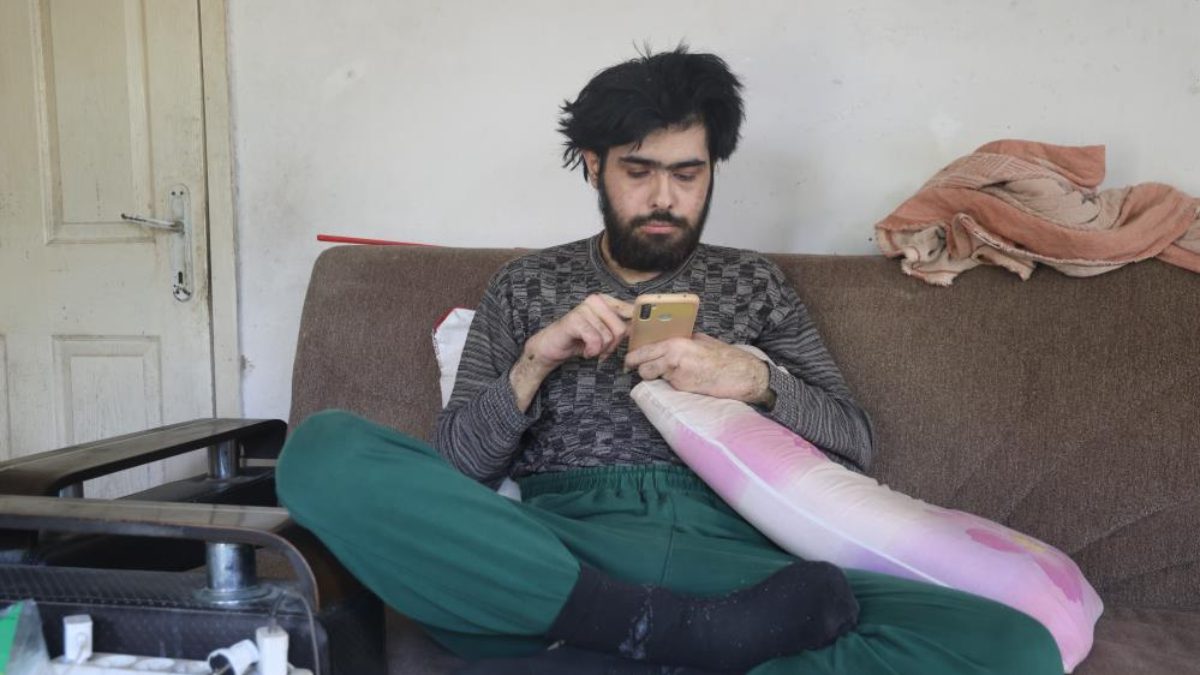 Hatay'da 3 yıla yakın süredir evden çıkmayarak sadece telefonla ve