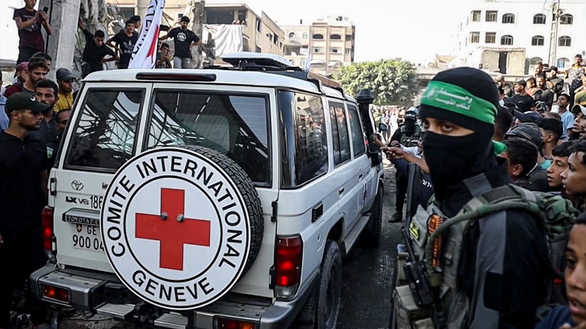 İsrail basını, Hamas'ın İsrailli esirler salıverilmeden önce aileleriyle telefonda görüşmelerine