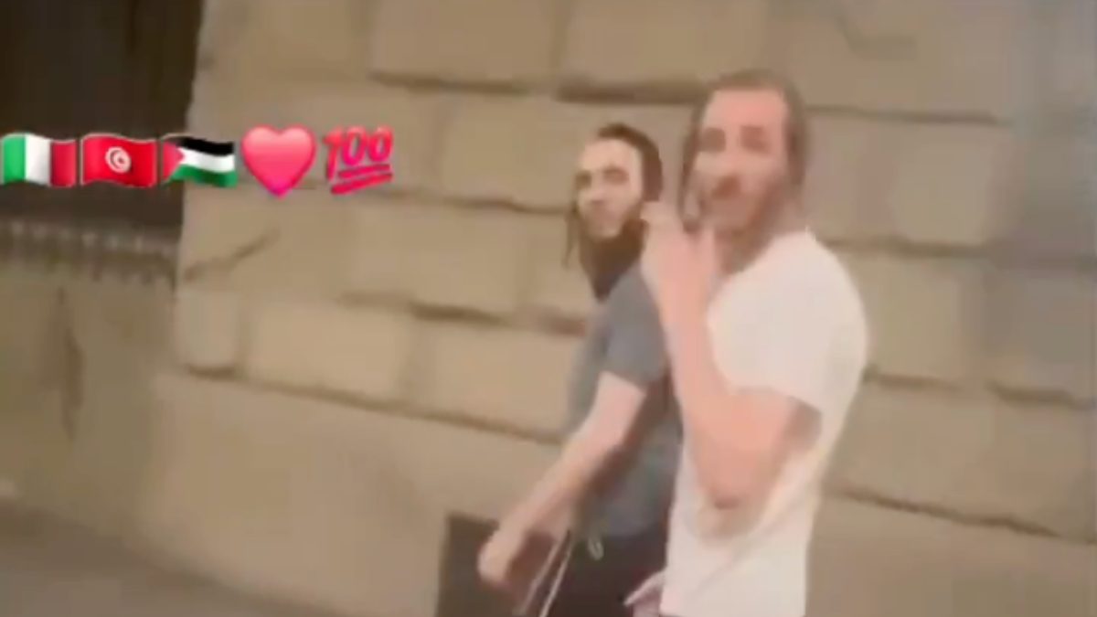 Floransa'da sokakta karşılaştığı İsrailli turistleri kemerle 'özgür Filistin' diye bağırarak