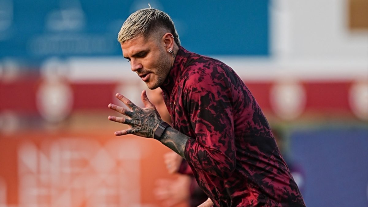 İtalyan basını, Milan yönetiminin hayalindeki forvetin Mauro Icardi olduğunu belirtti.