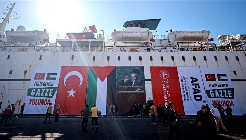 17'inci İyilik Gemisi Mersin'den Gazze'ye uğurlanıyor. İçişleri Bakanı Ali Yerlikaya,