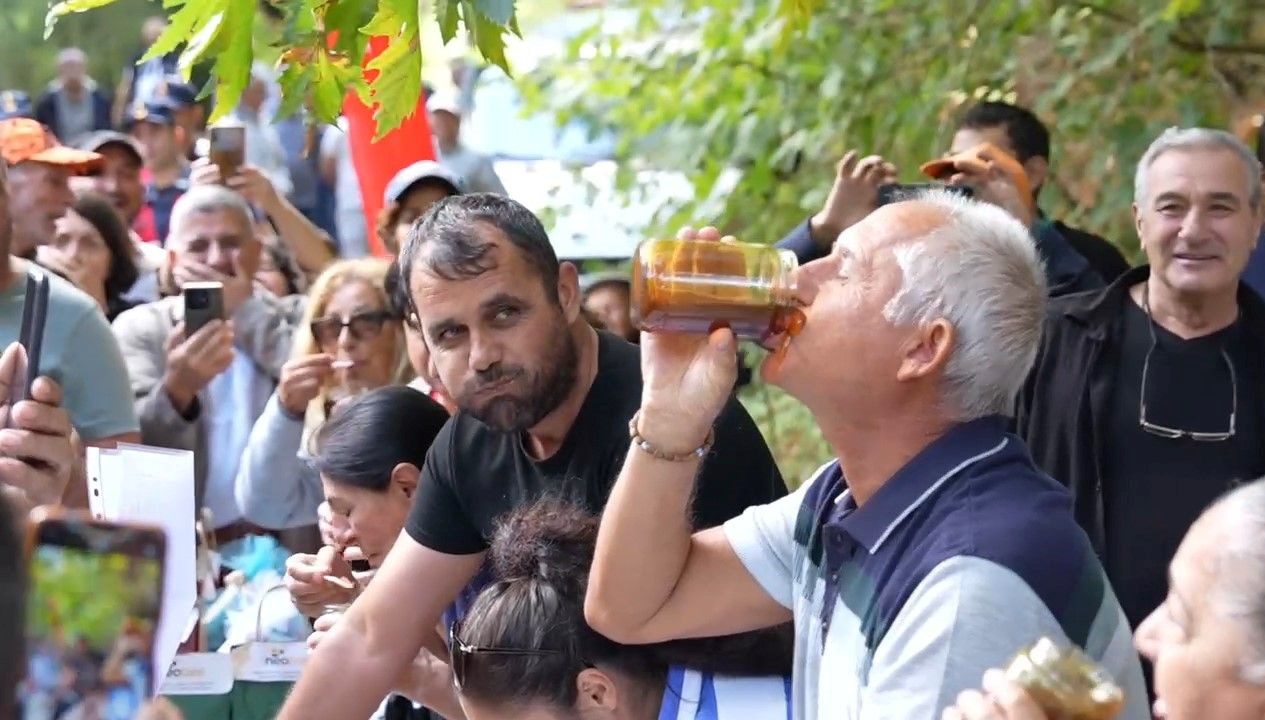 Kazdağları’nda düzenlenen 1. Uluslararası Kazdağları Bal Hasat Şenliği'nde 2 dakika