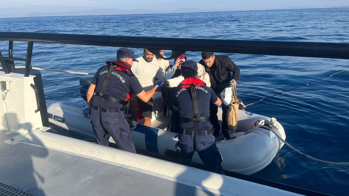 Seferihisar ve Urla açıklarında Sahil Güvenlik ekipleri tarafından gerçekleştirilen iki