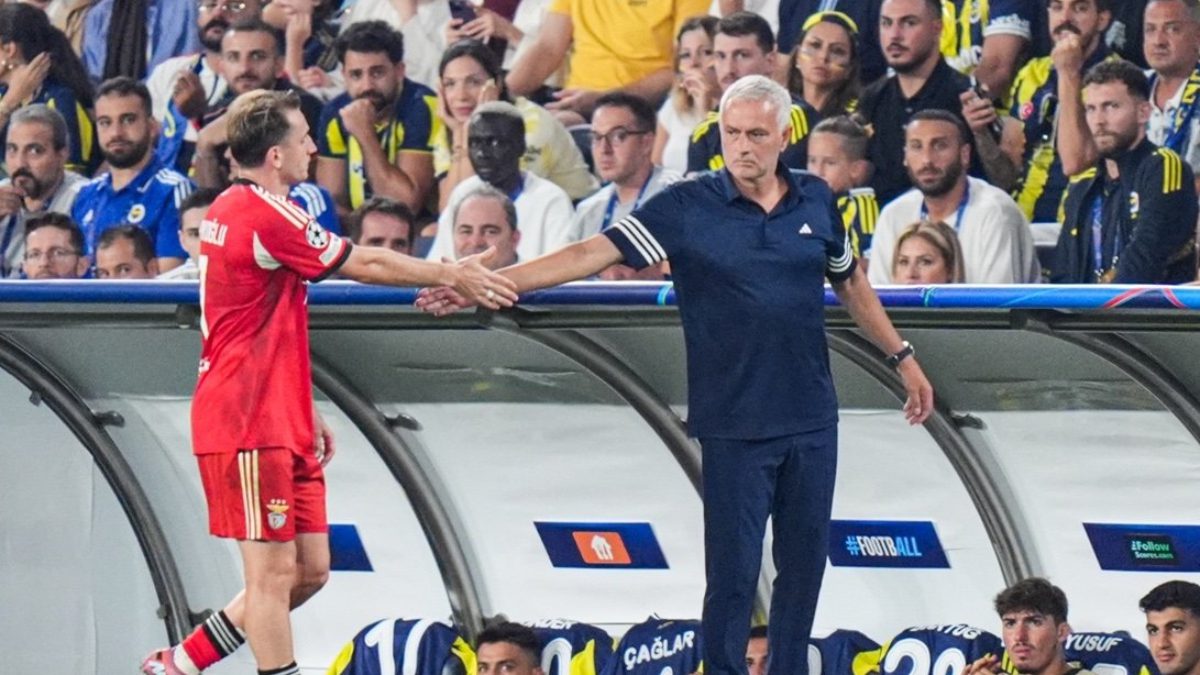Benfica Teknik Direktörü Jose Mourinho, Fenerbahçe'den erken ayrılışının perde arkasını