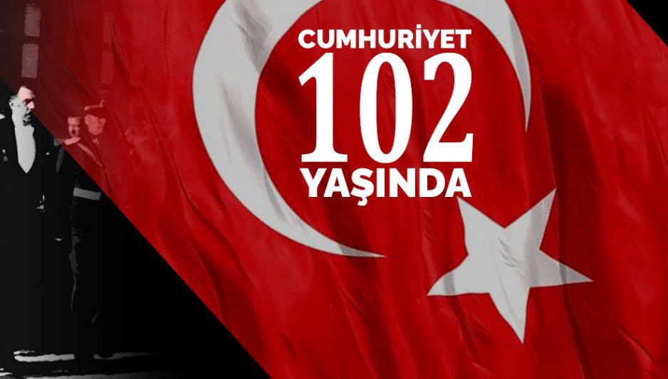 Kabine üyeleri yayınladıkları mesajlarla Cumhuriyet'in 102. yıl dönümünü kutladı.