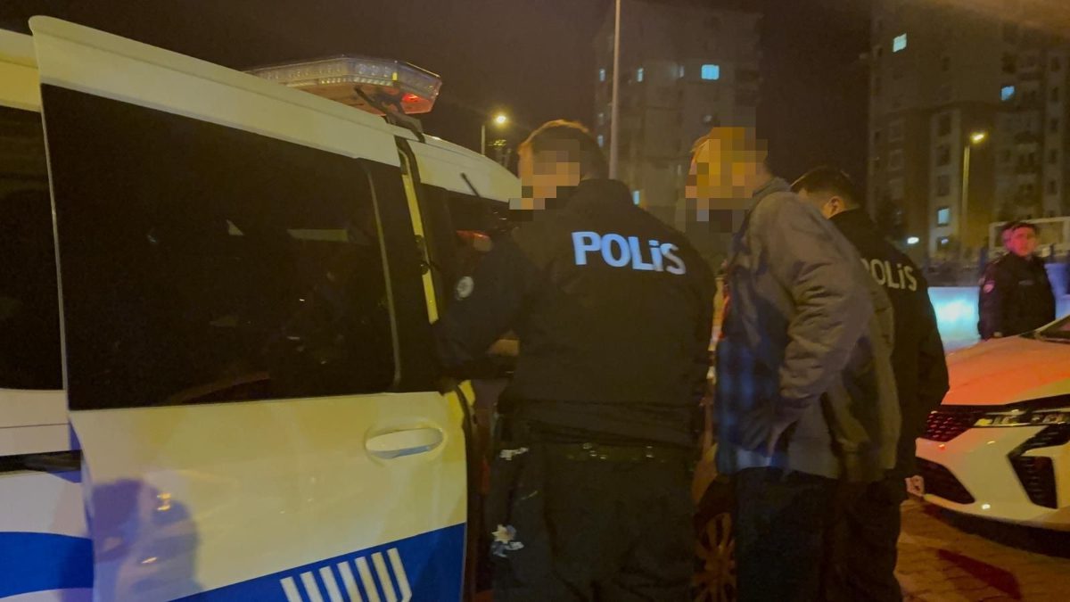 Melikgazi’de polis ekiplerinin ‘dur’ ihtarına uymayan sürücü, kovalamaca sonunda yakalandı.