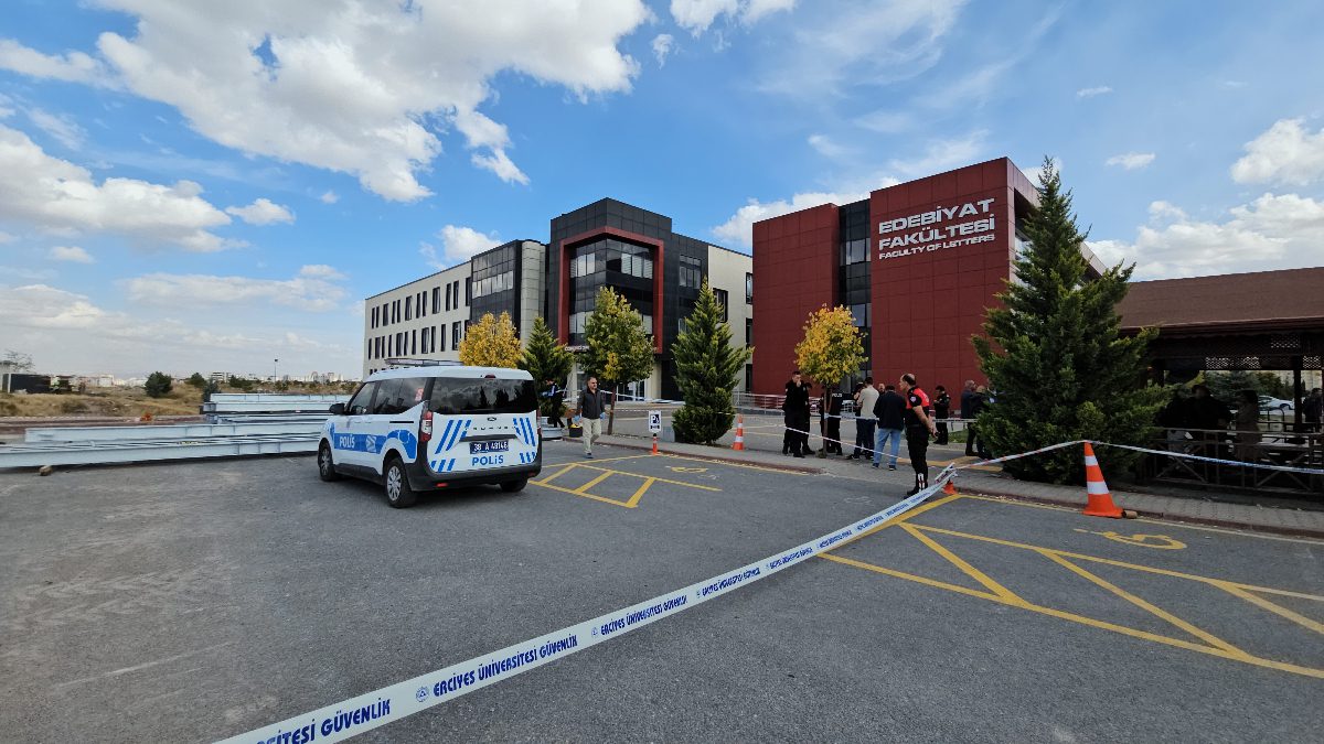 Kayseri Erciyes Üniversitesi (ERÜ) Edebiyat Fakültesi Halk Bilimi öğrencisi bir