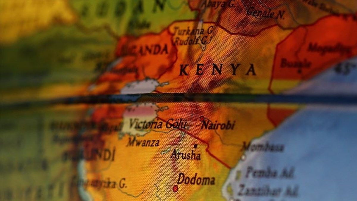 Kenya'nın başkenti Nairobi'nin yaklaşık 500 kilometre güneyinde düşen hafif uçakta