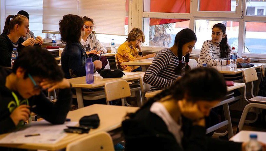 12 yıllık zorunlu eğitim kaç yıla düşürülecek? Gözler, Milli Eğitim