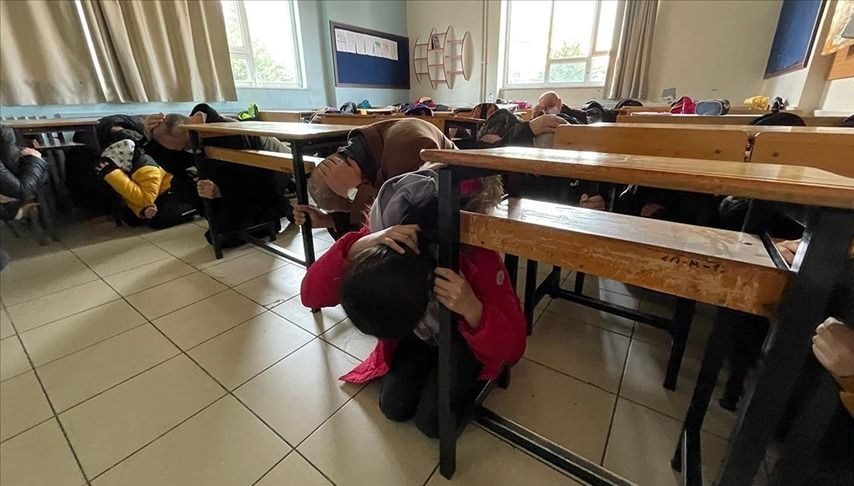 "Afetler ve Dayanıklılık Ayı" etkinlikleri kapsamında, yarın tüm okullarda eş