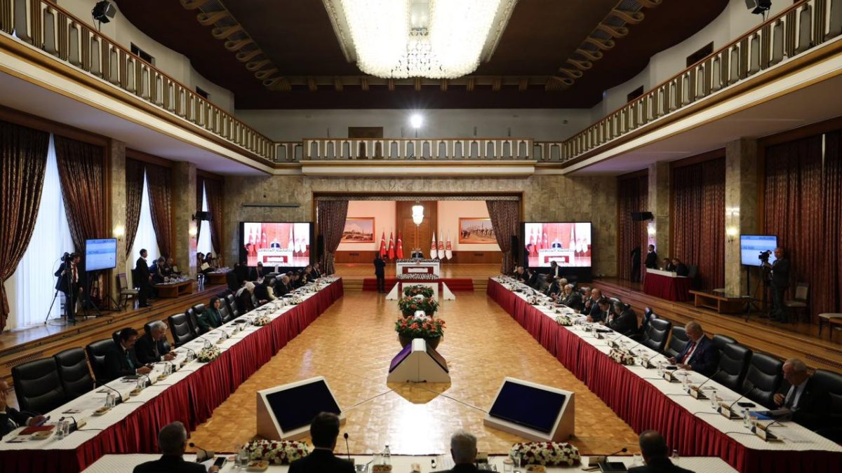 Milli Dayanışma, Kardeşlik ve Demokrasi Komisyonu 14. toplantısında emekli subaylar,