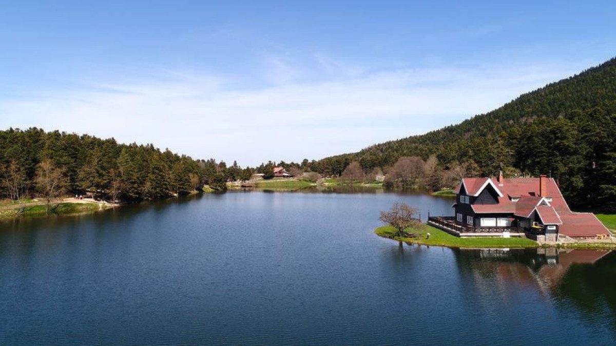 AK Parti, milli parklar, turizm ve vakıflarla ilgili düzenlemeler içeren