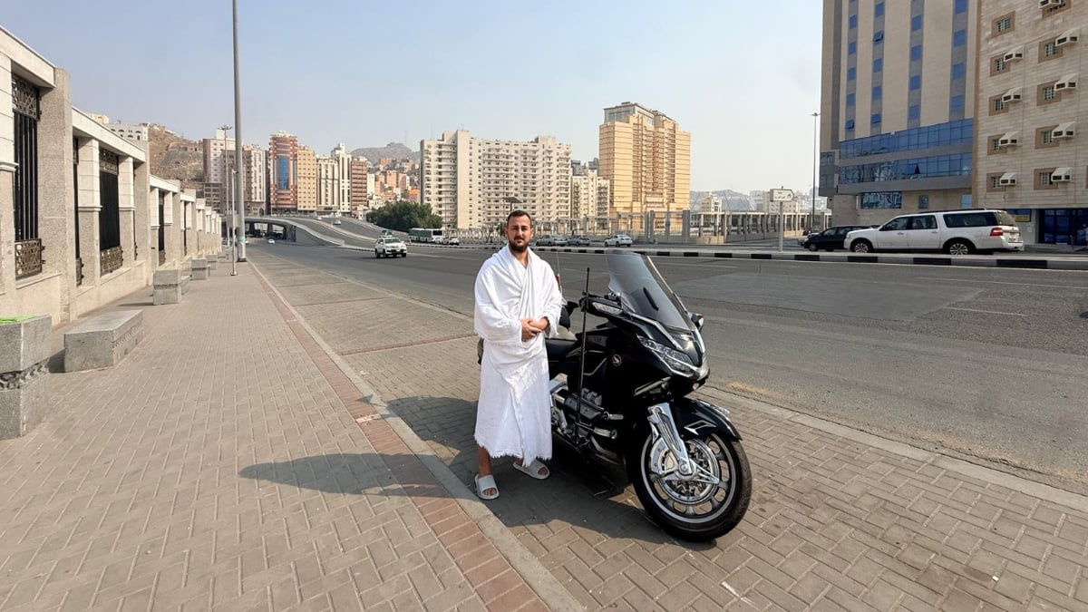 Konya'da babasıyla beraber motosikletle umreye gitme hayali olan adam, babasının