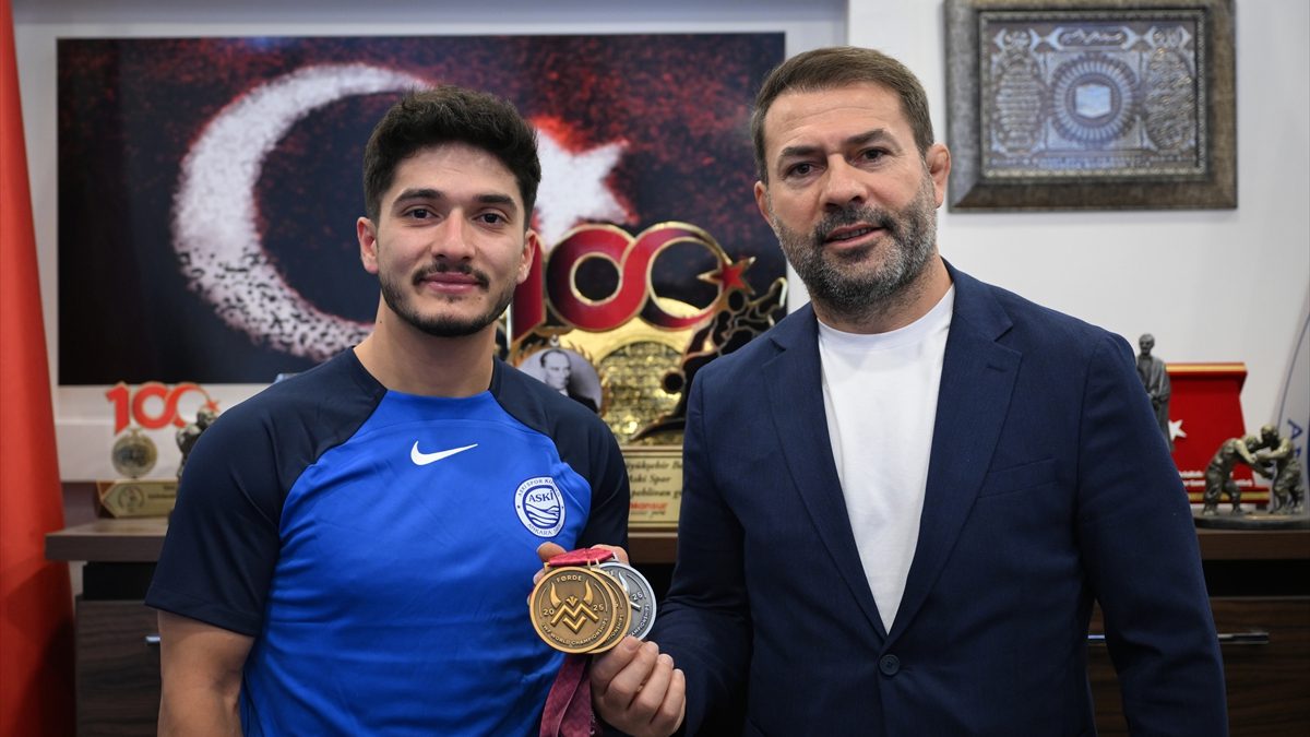 Dünya şampiyonu olan Muhammed Furkan Özbek, 65 kilo sıkletinde yarışabilmek