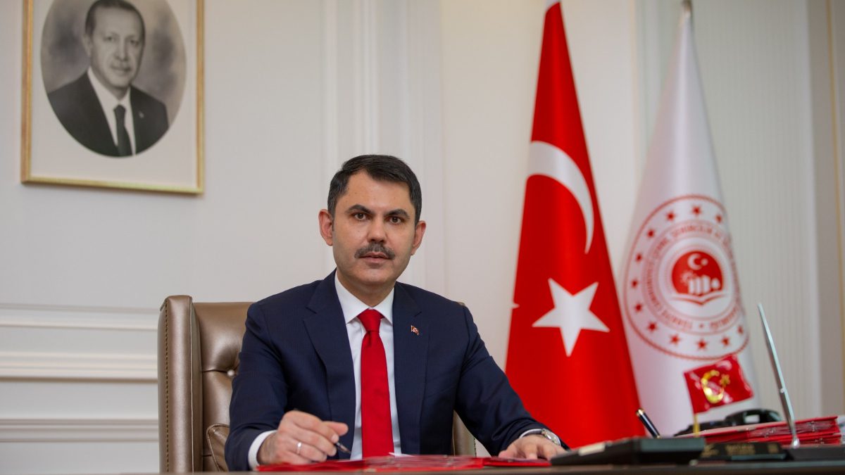 Murat Kurum, asrın felaketinde ağır yıkıma uğrayan Hatay’ın simge merkezlerinden