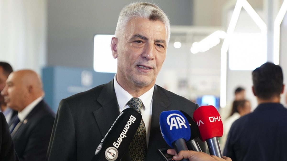 Ticaret Bakanı Ömer Bolat, mal ve hizmet ihracatında  29