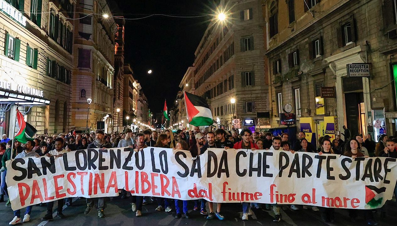 İsrail'in Gazze'ye insani yardım taşıyan Sumud filosuna yönelik saldırısı başta