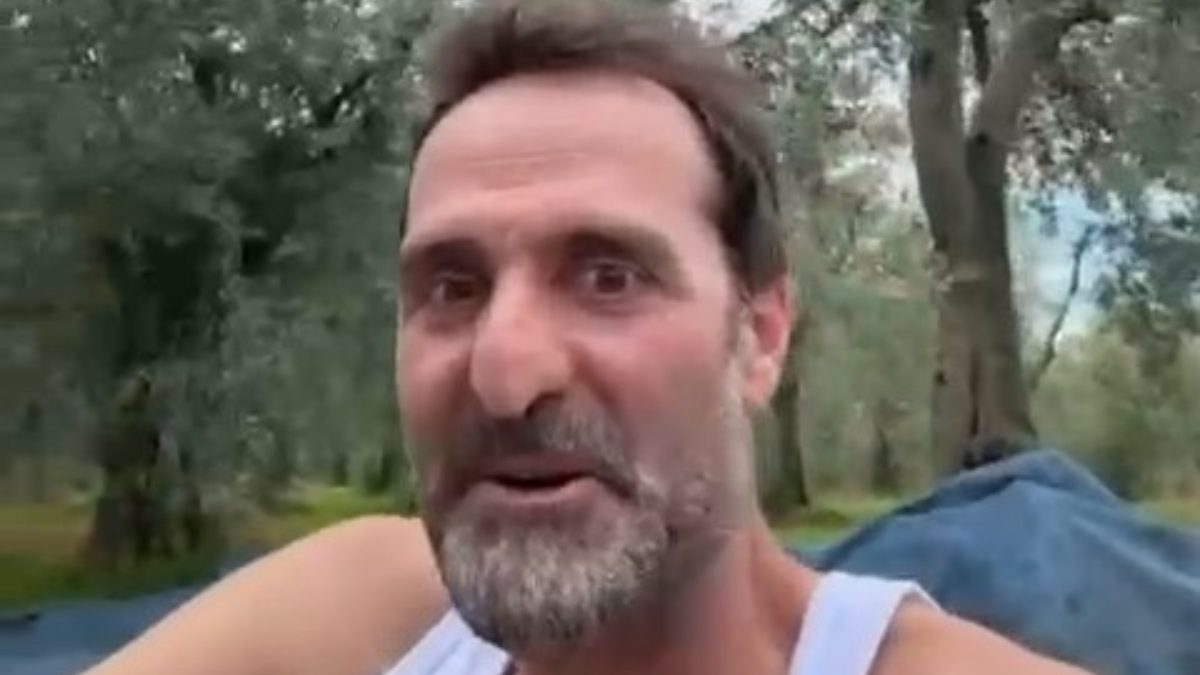 Çakallarla Dans’ın sevilen karakteri Köfte Necmi’yi canlandıran Timur Acar kendi