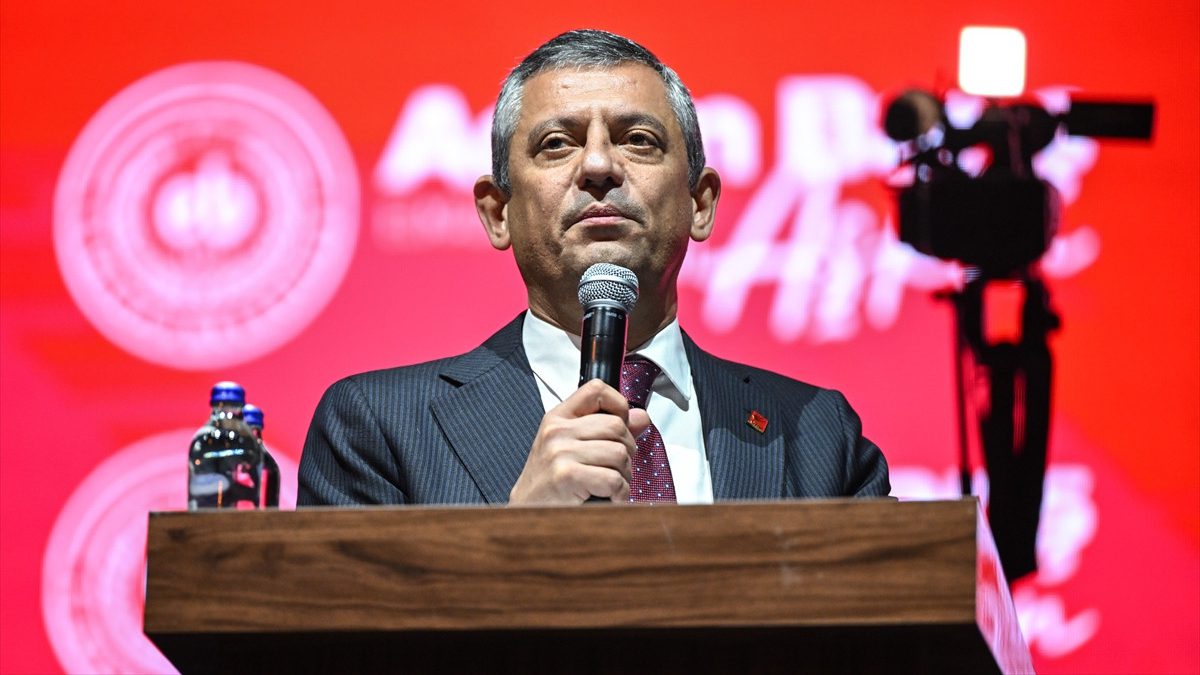 CHP Genel Başkanı Özgür Özel, Elmadağ'da yaptığı konuşmada, CHPnin inanç