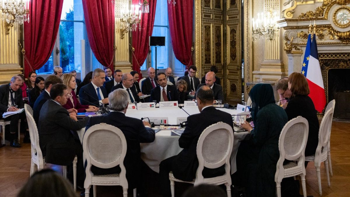 Batı ve Müslüman ülkelerin dışişleri bakanları, Fransa’nın başkenti Paris’te düzenlenen