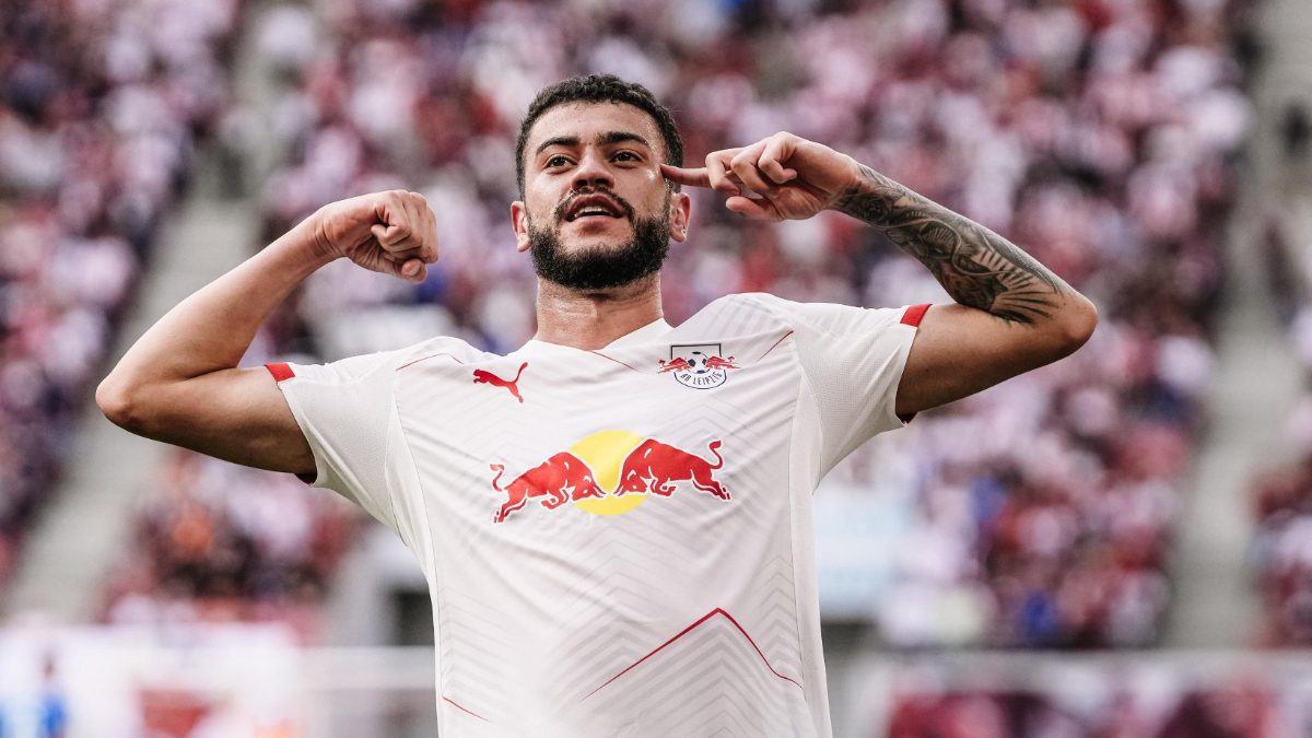Bundesliga’da Augsburg’u deplasmanda 6-0 mağlup eden Leipzig’de Romulo, 1 gol