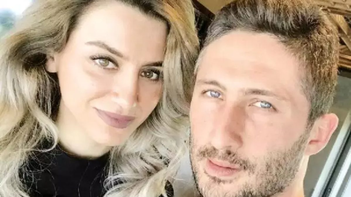 Emekli futbolcu Sabri Sarıoğlu ile eşi Yağmur Sarıoğlu'nun geçtiğimiz ağustosta