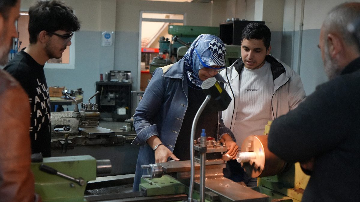 Kentte 5 yaşındaki İlknur Arslan, Ondokuz Mayıs Üniversitesi(OMÜ) Yeşilyurt Demir