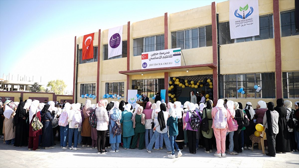 İdlib iline bağlı Han Şeyhun bölgesinde, devrik Beşşar Esed rejimi