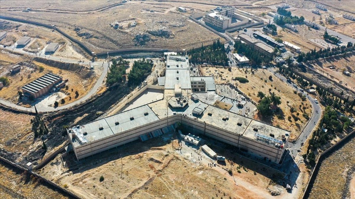 Suriye İçişleri Bakanlığı, Sednaya Hapishanesi'nde mahkumlara işkence ve infaz suçlamaları