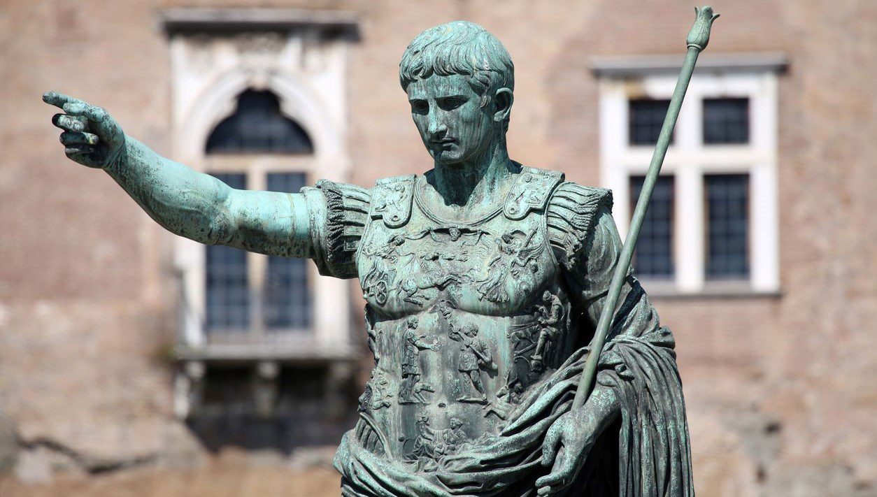 Avustralya’daki dokuz lisede öğretmenlerin yanlış Roma hükümdarını öğretmesi, 140 öğrenciyi