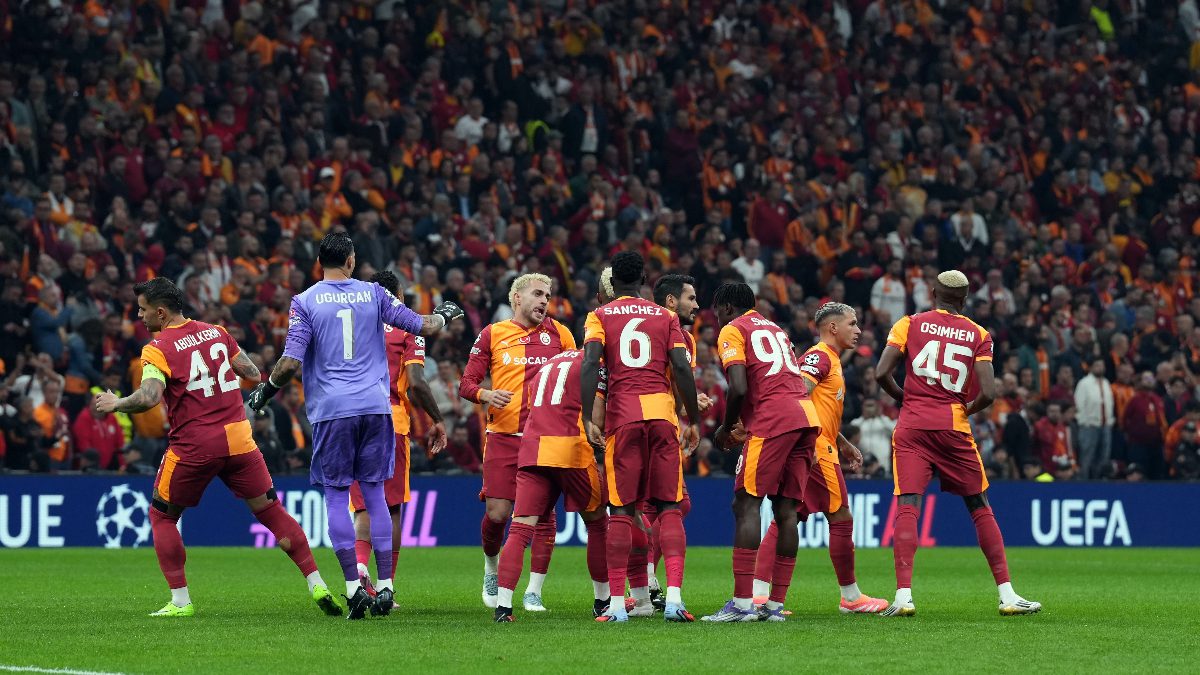 UEFA Şampiyonlar Ligi'nin ikinci haftasında Galatasaray, sahasında Liverpool'u Victor Osimhen'in