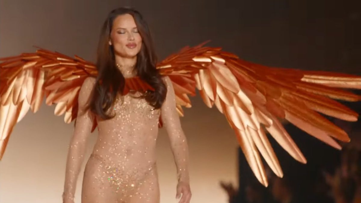 Victoria Secret Show 2025, eski ihtişamlı günlerini aratmadı. Adriana Lima,