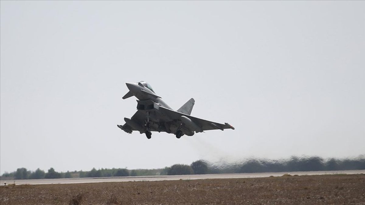 Eurofighter Typhoon anlaşmasına ilişkin imzalar atıldı... Türkiye'nin 44 adet Eurofighter