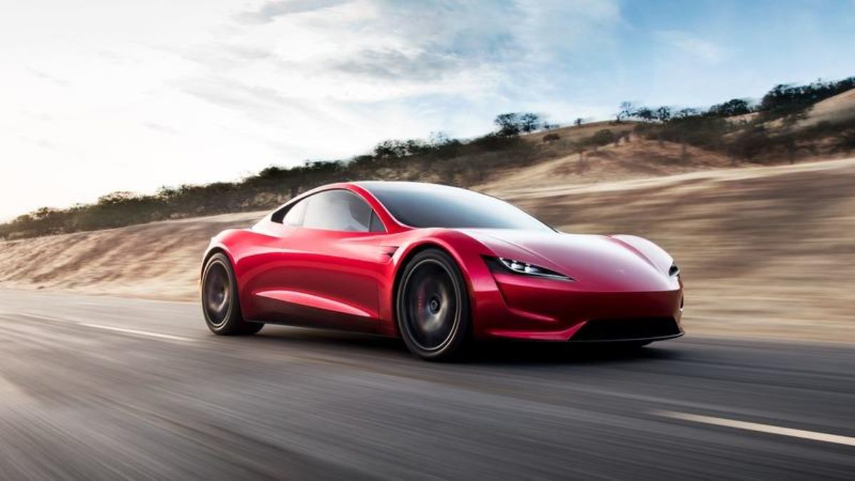 Tesla baş tasarımcısı Franz von Holzhausen, yıllardır beklenen yeni Tesla