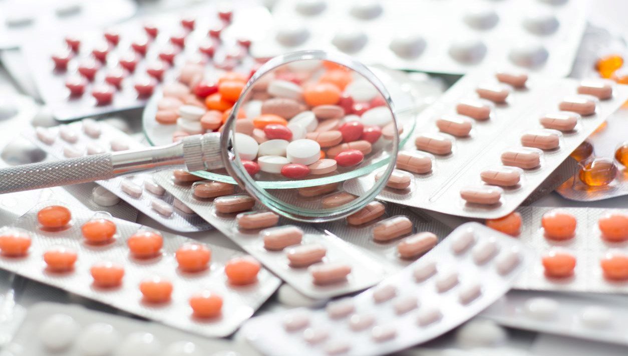 Düzce ve Kütahya'da usulsüz şekilde yazdığı yeşil reçeteli ilaçları para