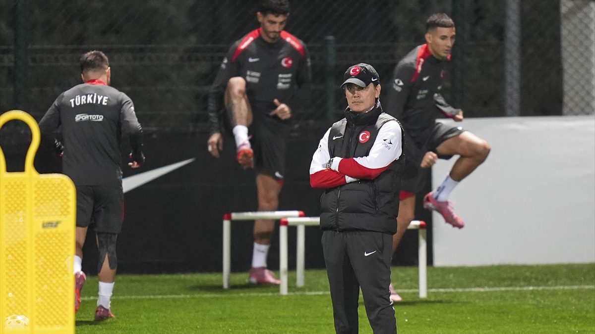 Vincenzo Montella yönetimindeki A Milli Futbol Takımı, Bulgaristan ve İspanya