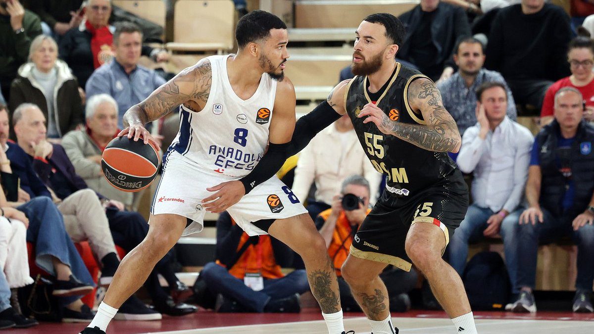 Anadolu Efes, EuroLeague'in 13. haftasında konuk olduğu Monaco'ya 36 sayı