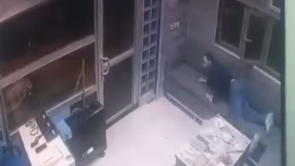 Çankaya ilçesinde alkollü bir yolcu, Kızılay’dan bindiği takside şoförle tartışması