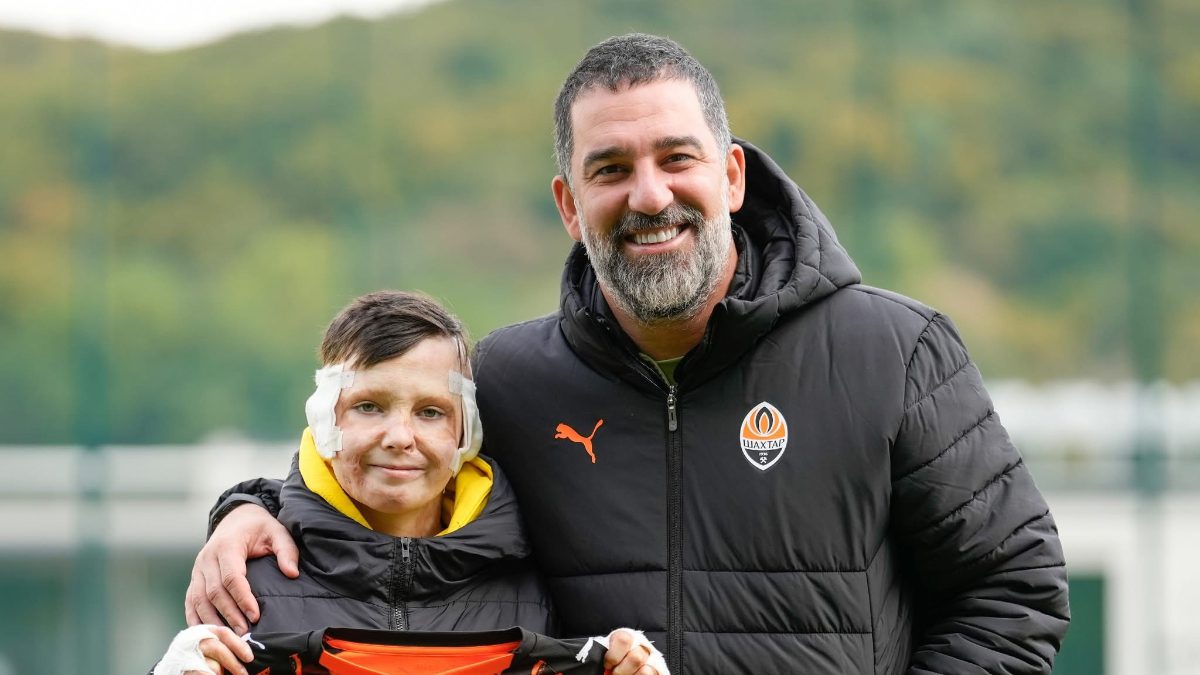 Shakhtar Donetsk Teknik Direktörü Arda Turan, Ukrayna'da bombardıman altında kaldıkları