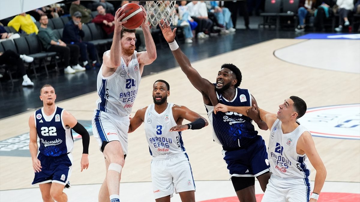 Türkiye Basketbol Süper Ligi'nin 8. haftasında Bahçeşehir Koleji, deplasmanda Anadolu