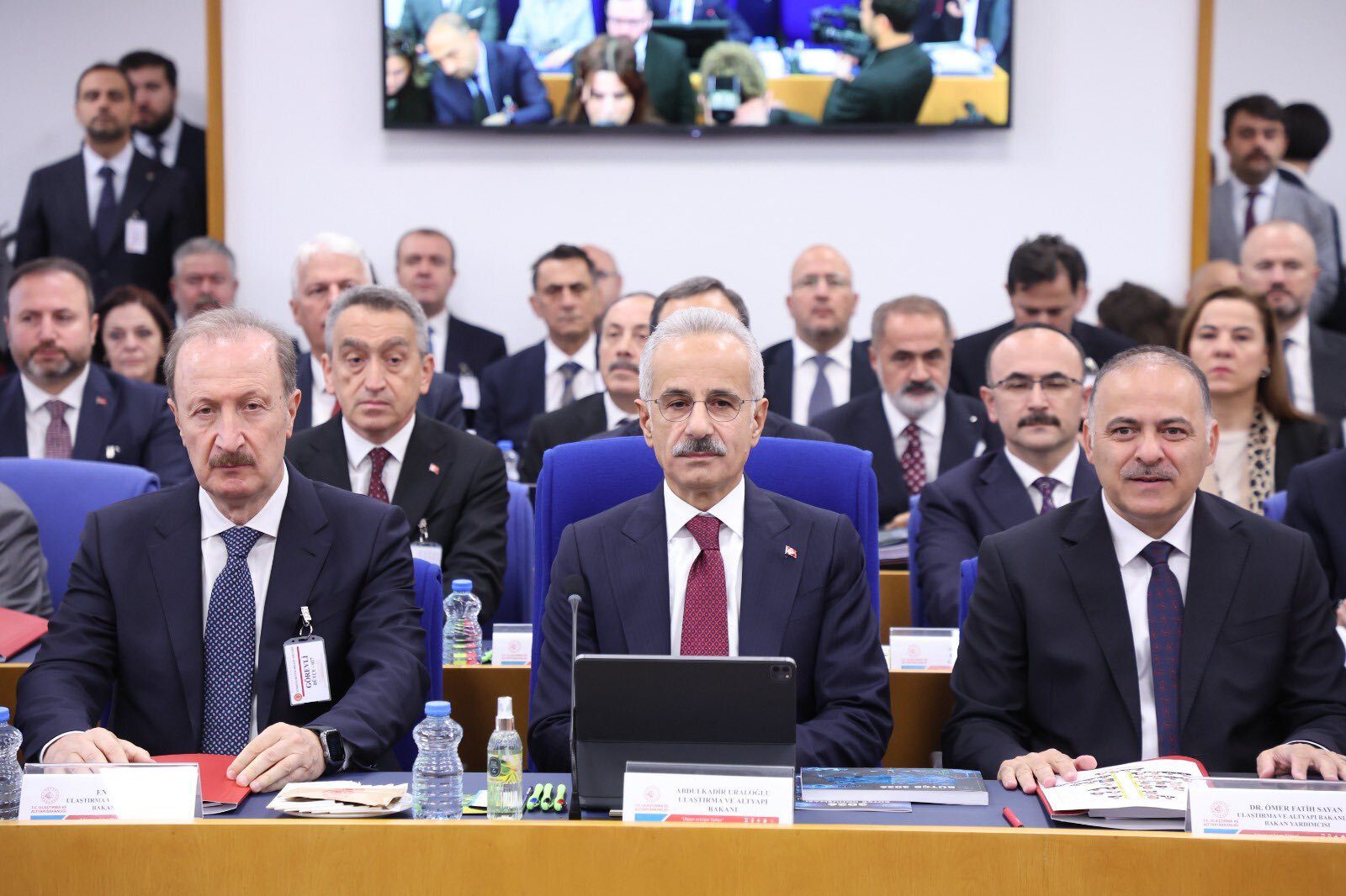 Ulaştırma ve Altyapı Bakanı Abdulkadir Uraloğlu, Kocaeli'nin Gebze ilçesinde çöken