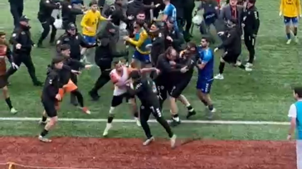 Artvin’in Murgul ilçesinde oynanan Murgul Spor ile Rize Atletik Spor