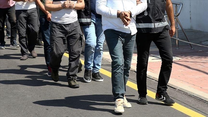 İstanbul'da "Taşlar" suç örgütüne yönelik soruşturmada 33 zanlıya dava açıldı.