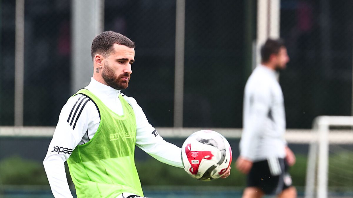 Beşiktaş'ın Portekizli yıldızı Rafa Silva, siyah-beyazlıların bugün gerçekleştirdiği idmana katılmadı.