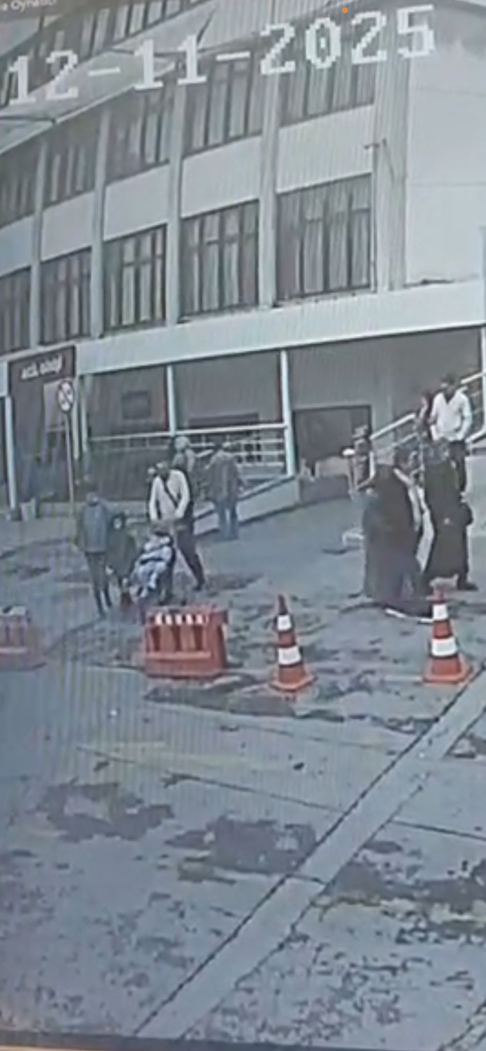 Fatih'te Böcek ailesinin 4 ferdinin ölümüne ilişkin soruşturma sürüyor. Ailenin