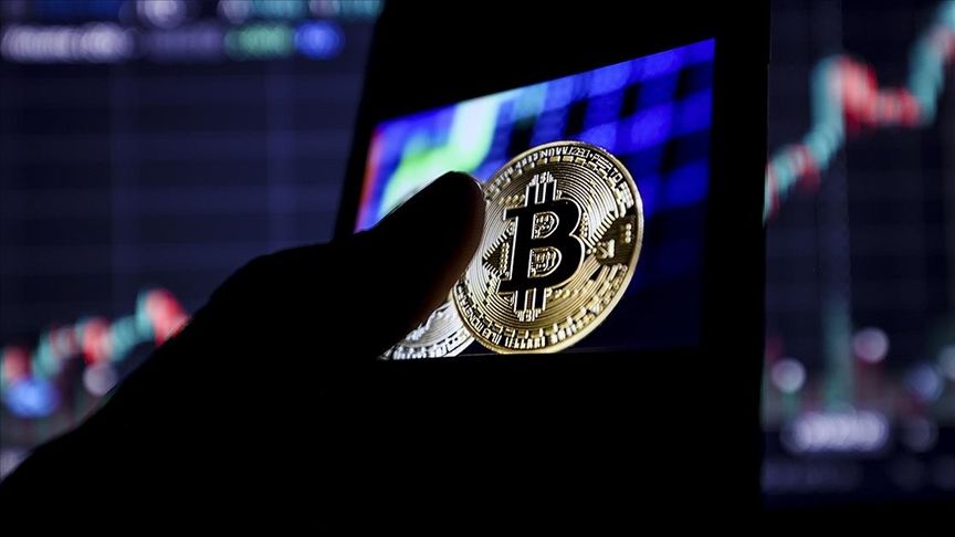 Kendisini kurye olarak gösteren bir silahlı soyguncu, OpenAI CEO’su Sam