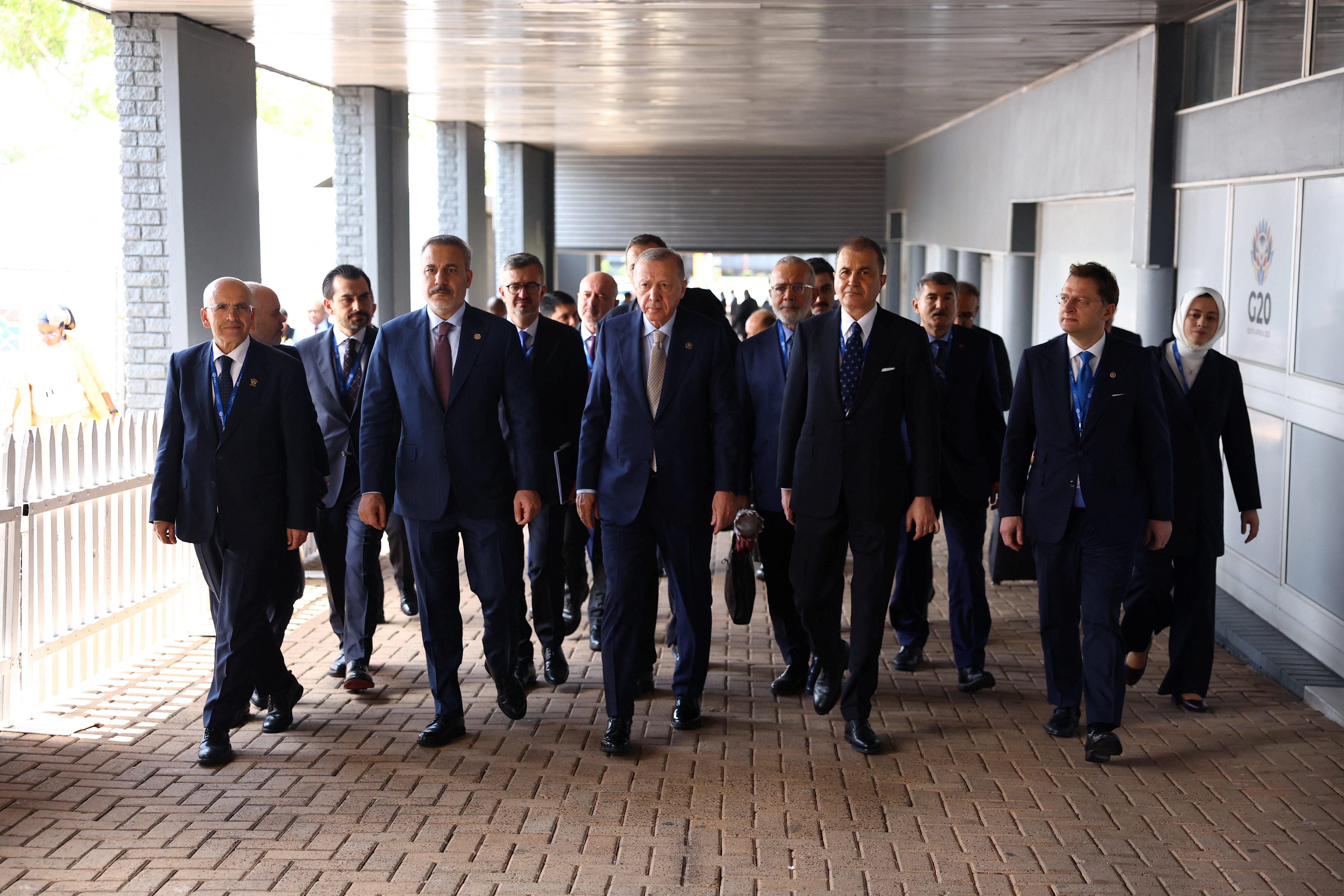 Cumhurbaşkanı Recep Tayyip Erdoğan, Johannesburg'da düzenlenen G20 Liderler Zirvesi kapsamında,