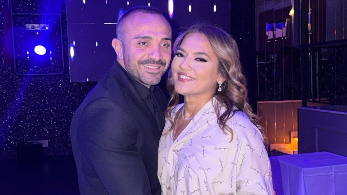 Demet Akalın ve Okan Kurt, birlikteliklerinin 14. yılını kutladı. Ünlü